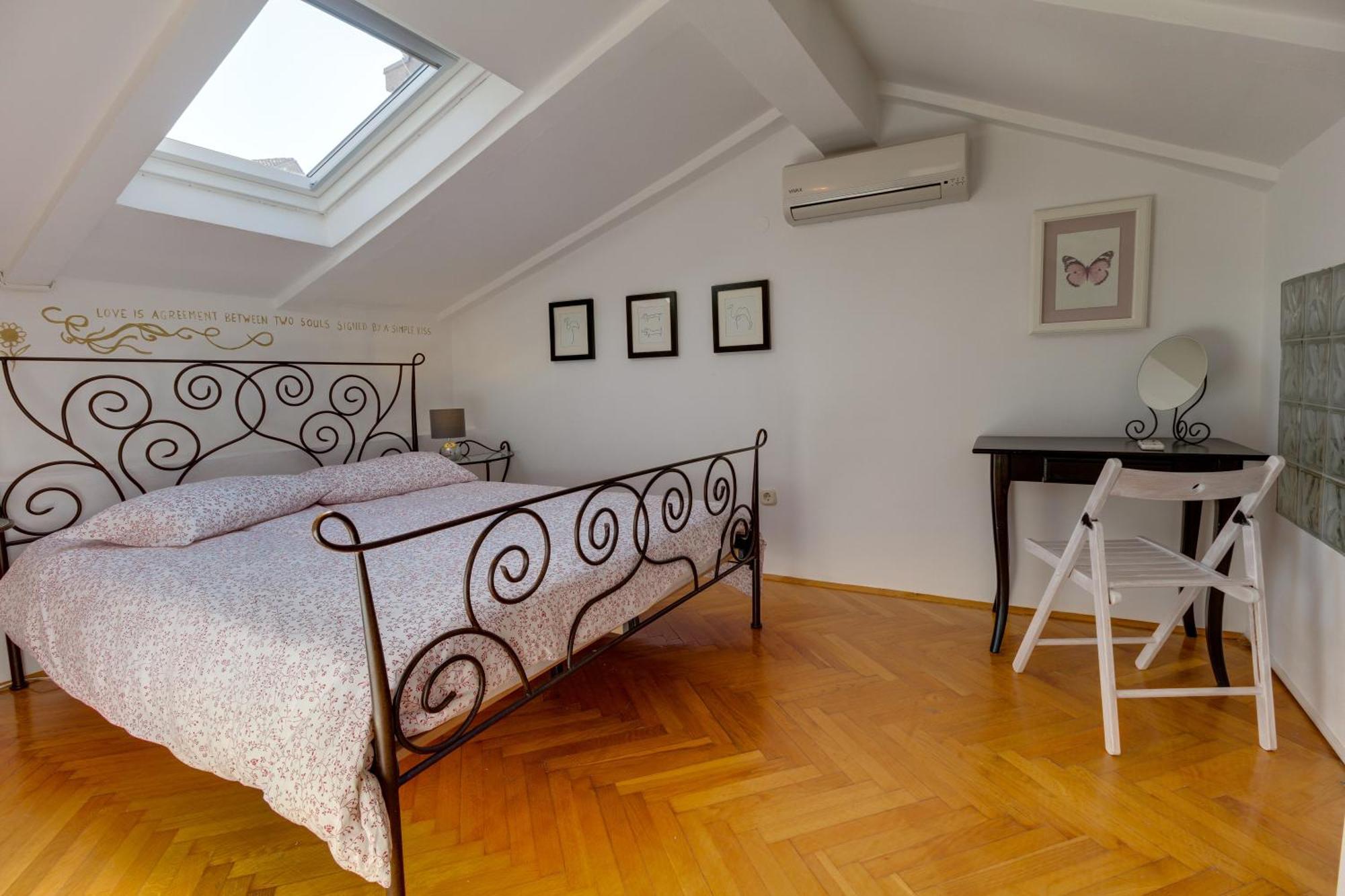 Apartments Mandarina Mali Losinj Room photo