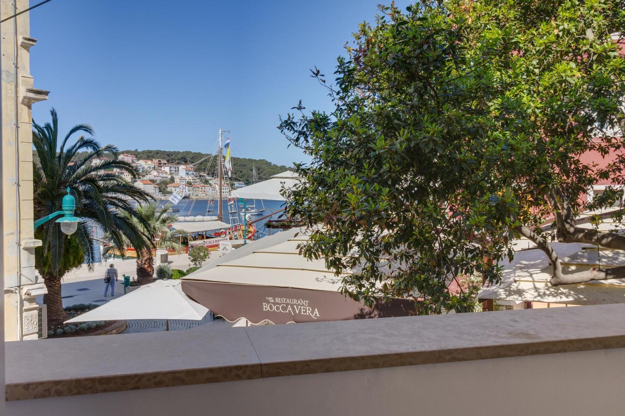 Apartments Mandarina Mali Losinj Room photo